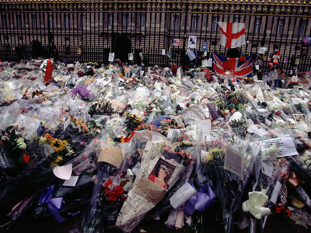 Buckingham Palace flowers laid for Diana, Princess of Wales 