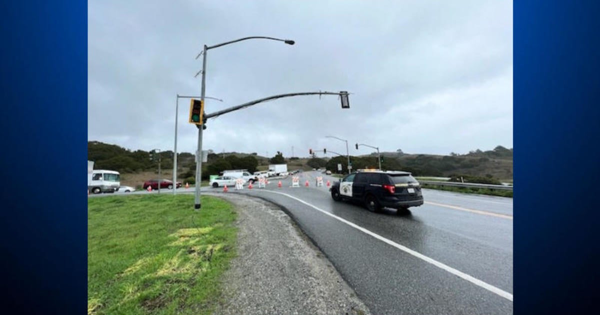 Highway Closed In Both Directions At Skyline Boulevard In San Mateo