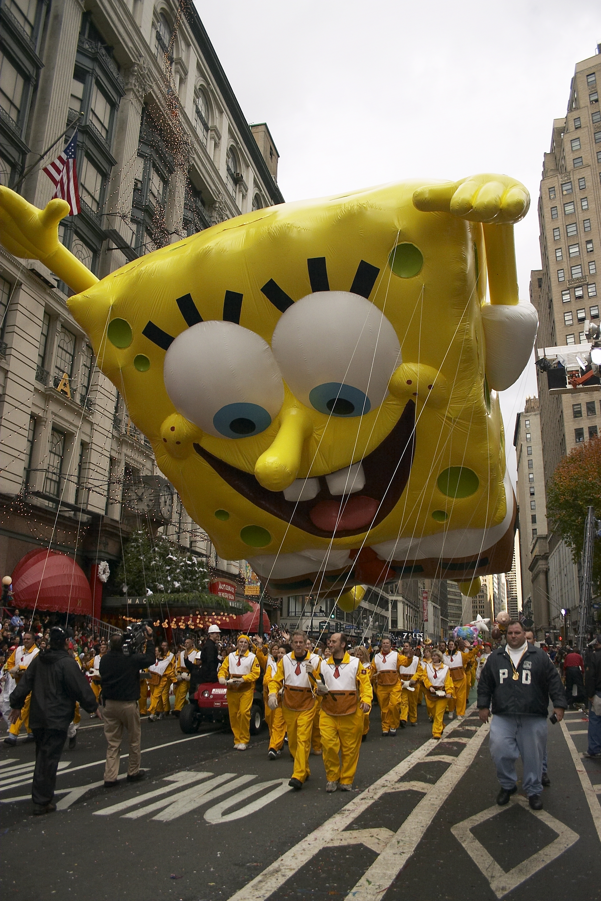 spongebob-squarepants-macys-parades-first-square-shaped-balloon.jpg 