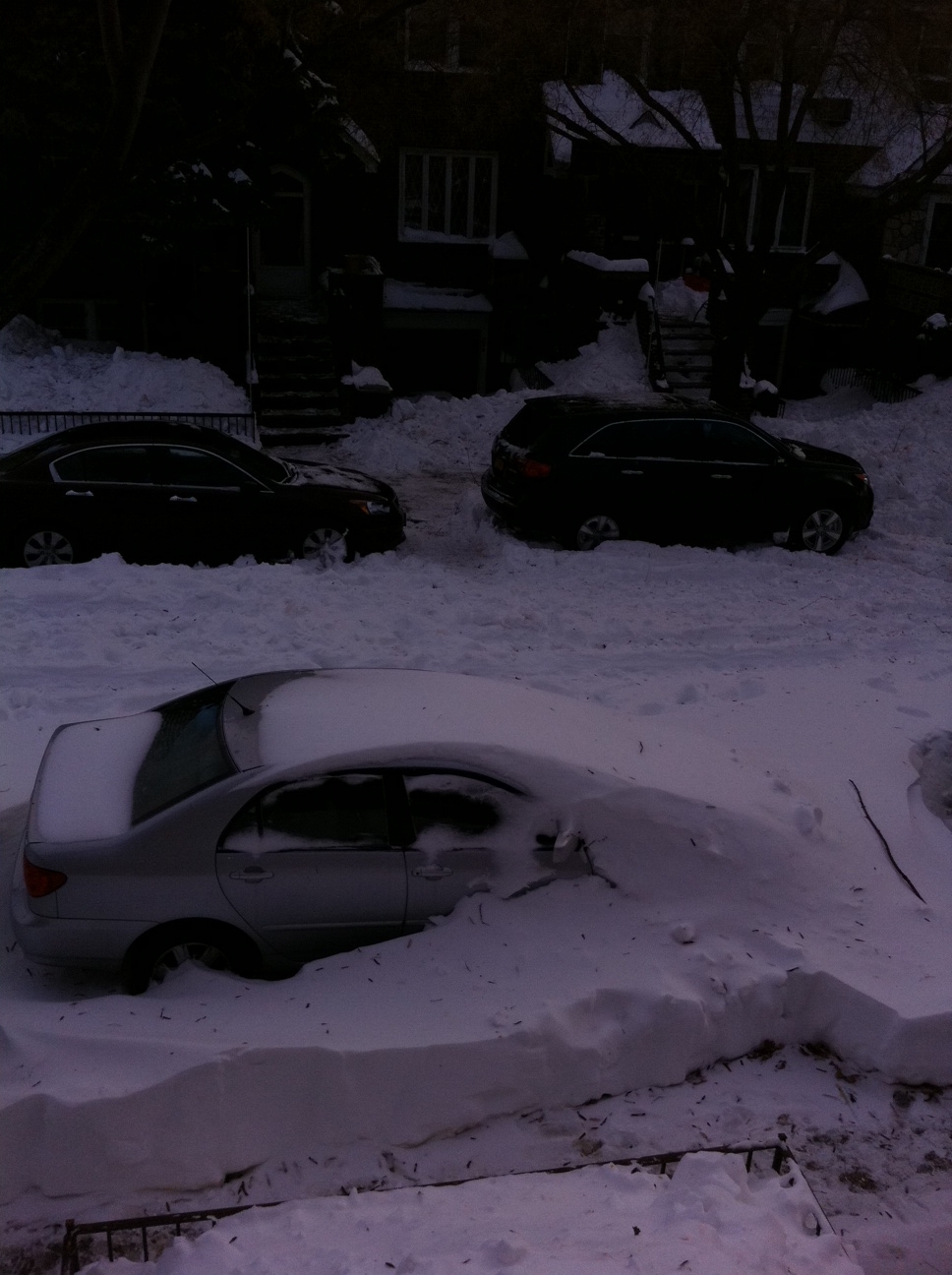 snow-e16-st-in-brooklyn-between-o-and-n-not-plowed-avi.jpg 