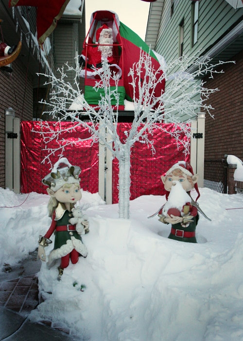 snow-lawn-ornaments-snow-gulnara-karpuchok.jpg 