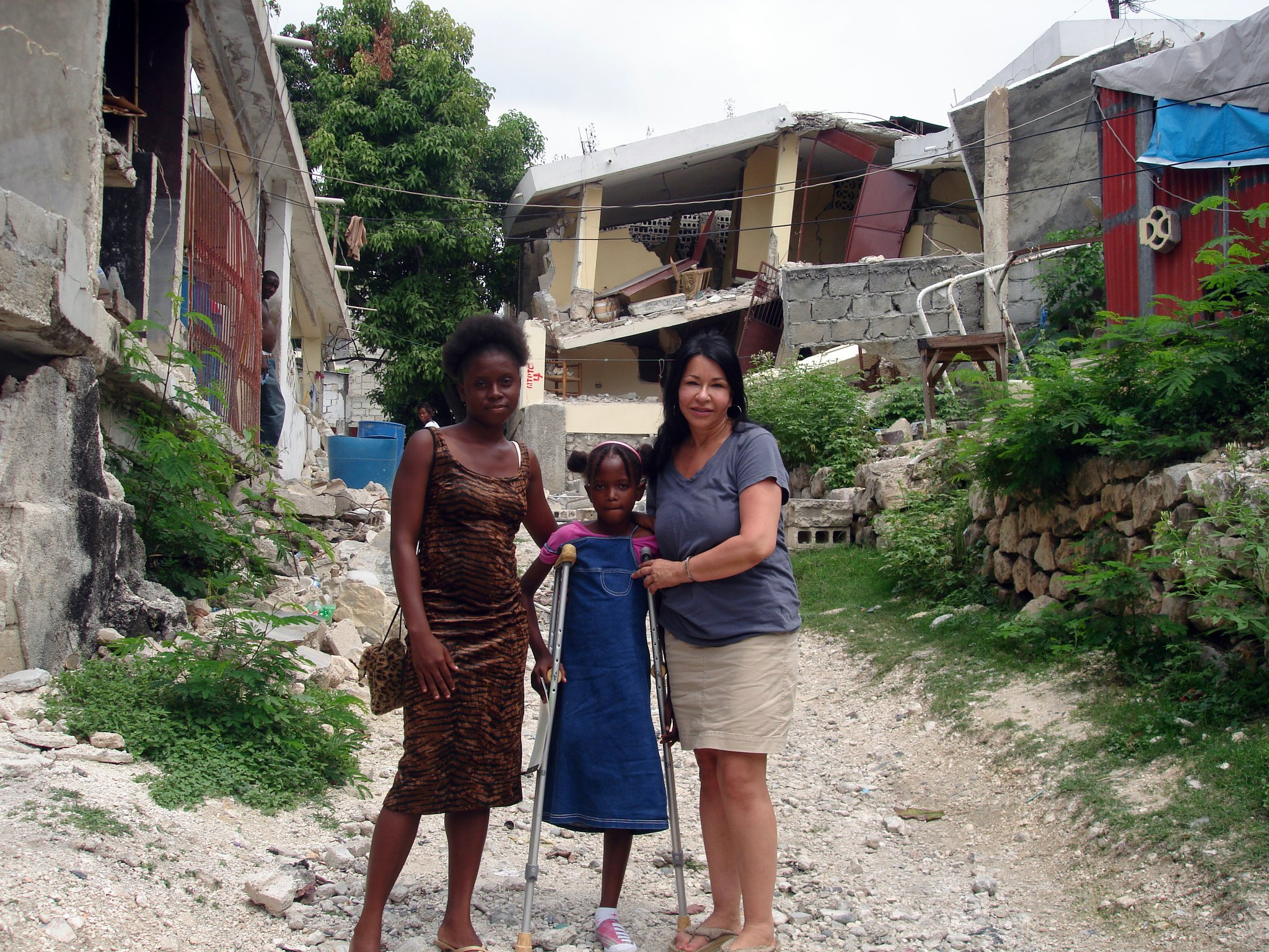 Elissa Montanti (right) is seen in Haiti (credit: Global Medical Relief Fund) 