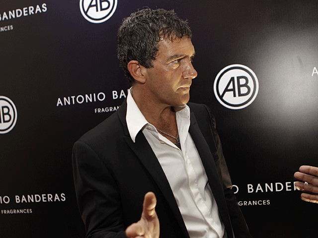003-antonio-banderas.gif 
