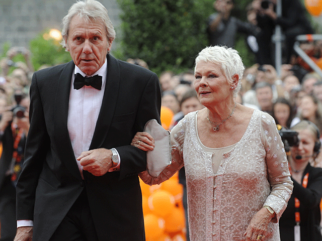 008-judi-dench-and-partner.gif 