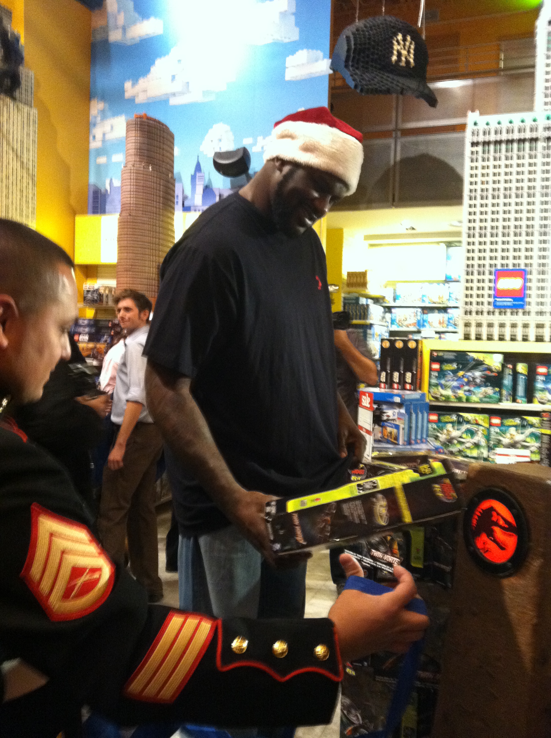 Shaquille O'Neal Helps Toys For Tots 