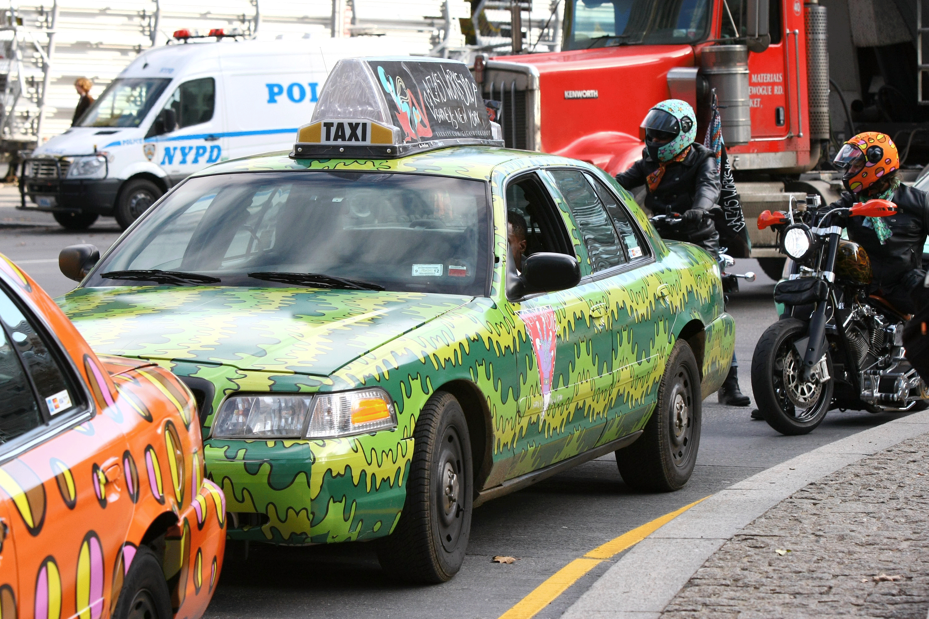 017-green-cab.gif 