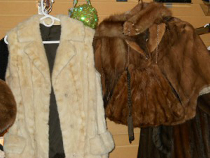 Shopping &amp; Style Vintage, Almost New 