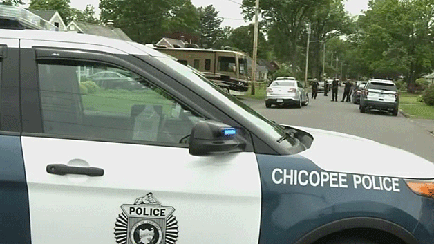 chicopee-police-cruiser.gif 