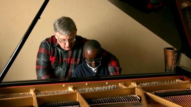 cbsn-fusion-autistic-boy-gifted-15000-piano-from-stranger-thumbnail-1604226-640x360.jpg 