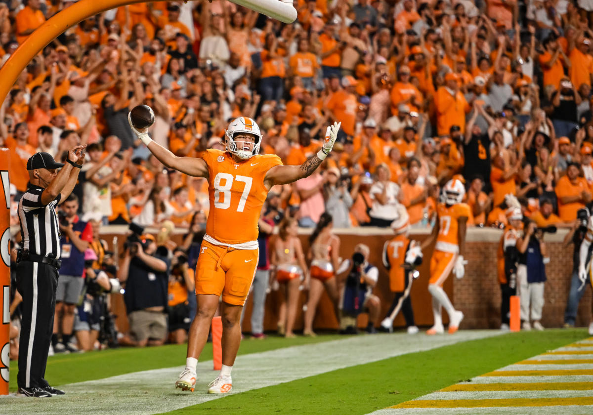 How to watch the Tennessee vs. Oklahoma NCAA college football game today: Livestream options, more