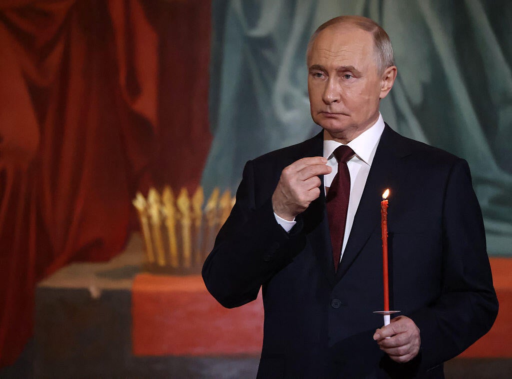 Russians celebrate Orthodox Easter in Moscow