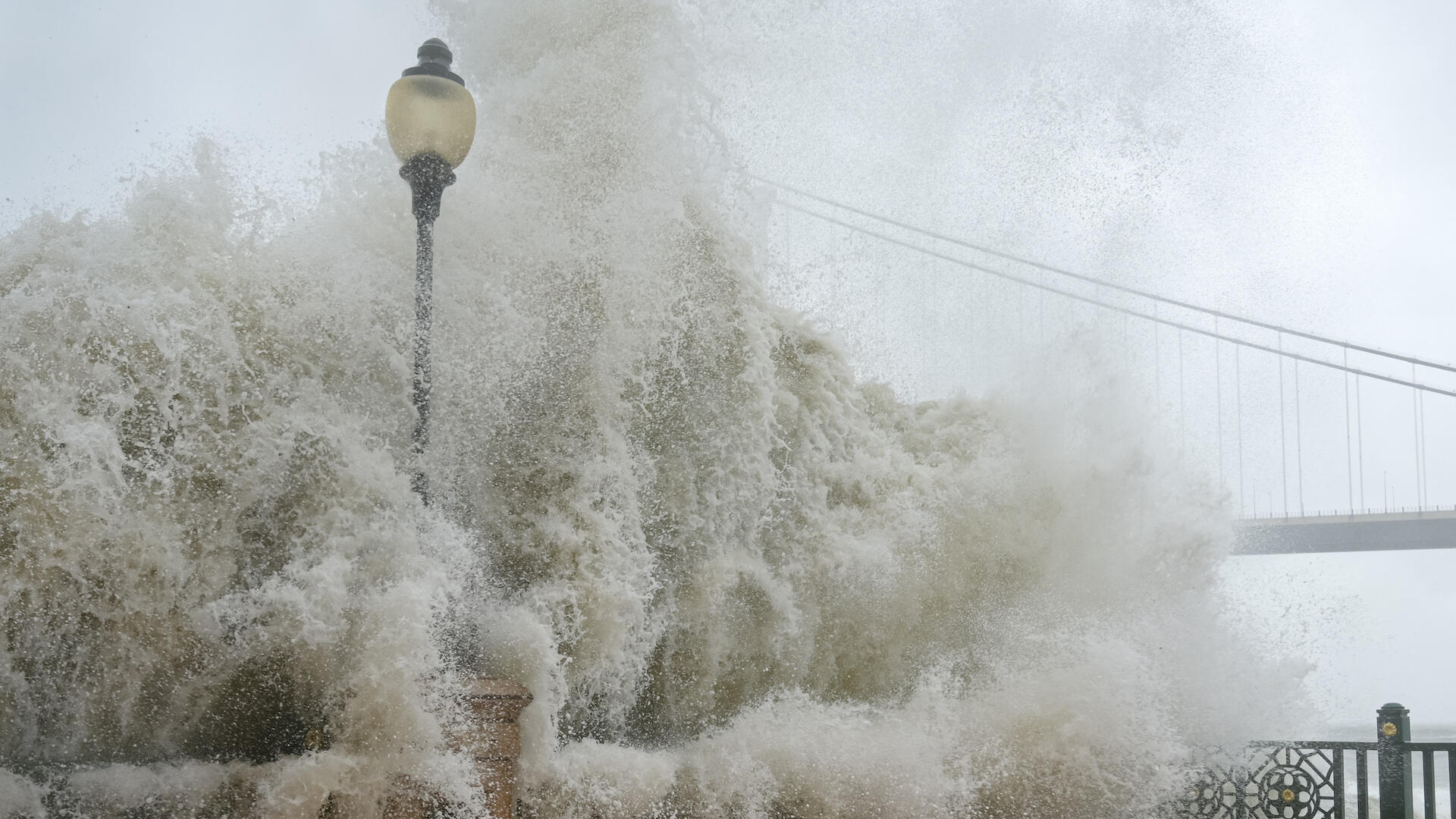 Super Typhoon Ragasa pummels Hong Kong after killing 14 people in ...