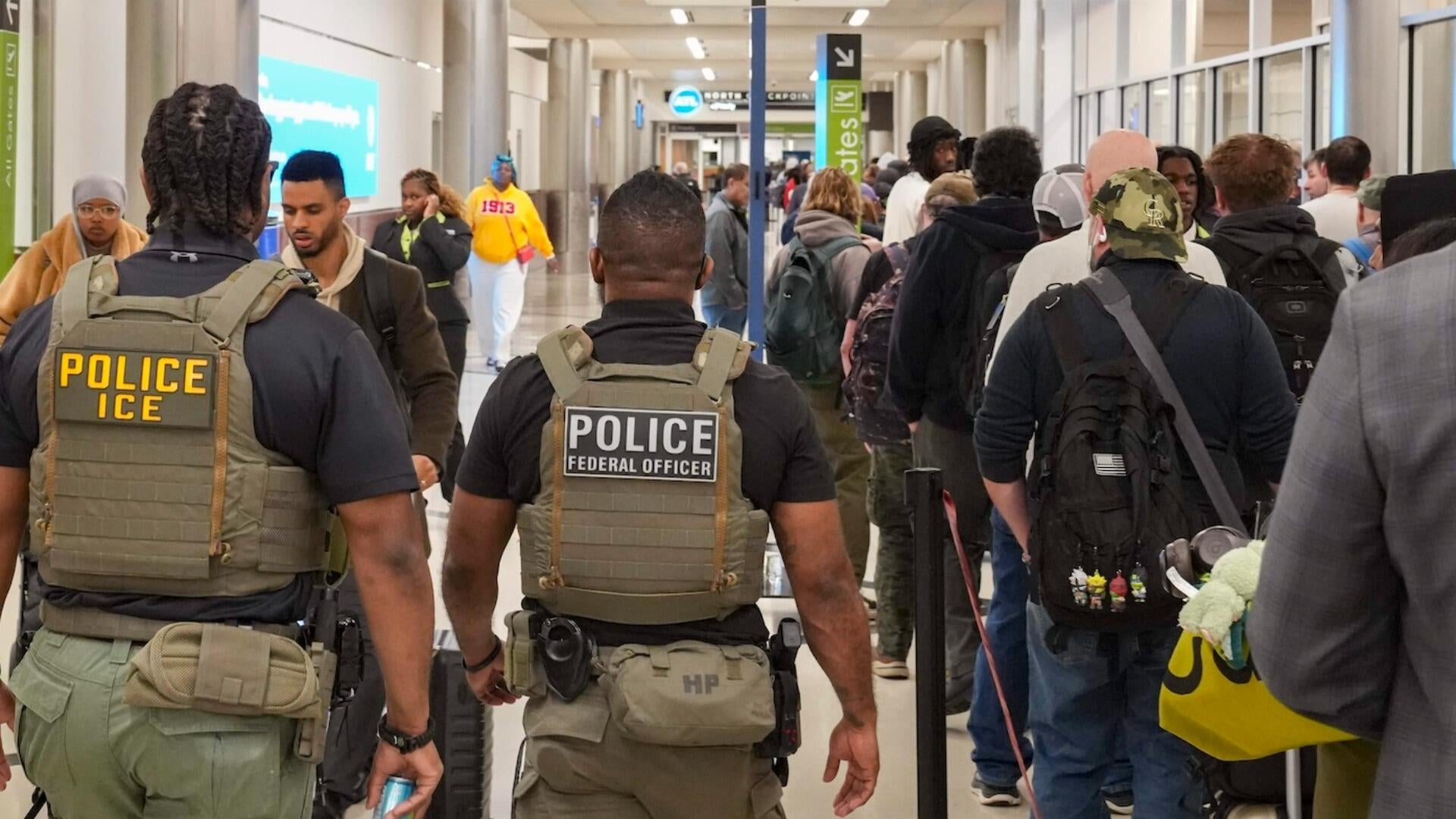 DHS watchdog warned of risks in airport shoes-off policy. The report got buried.