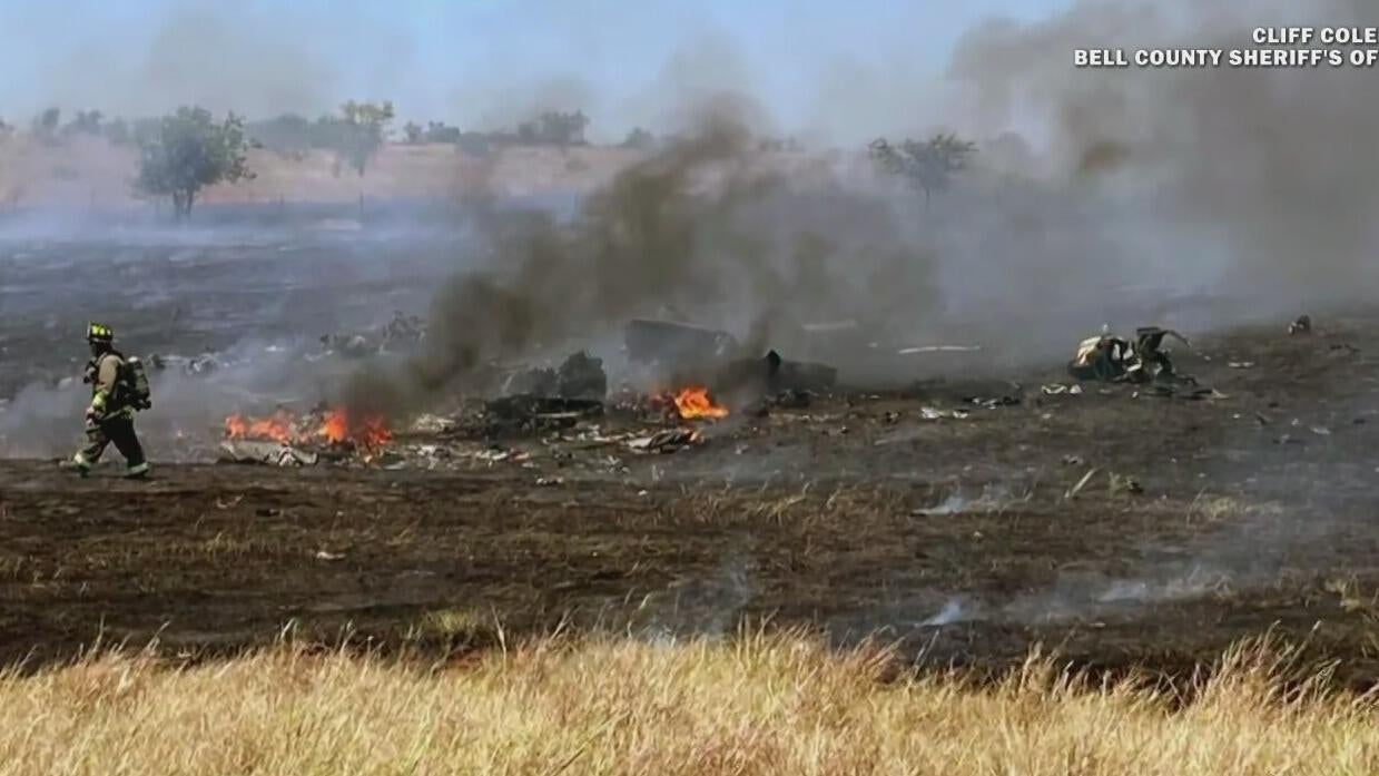 2 killed as Apache helicopter from Fort Hood crashes in Salado, Texas