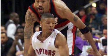 Raptors Sign Mugsy Bogues CBS News