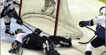 Capitals Hunt Down Devils - CBS News
