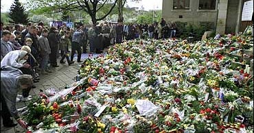 German Police Learn More Of Gunman - CBS News