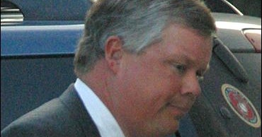 Former Enron Exec Surrenders - CBS News