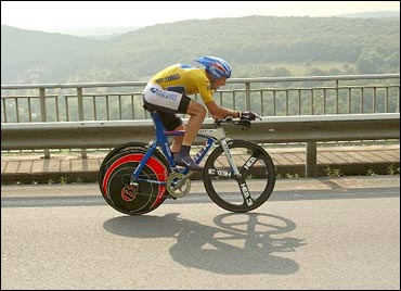 Dpa  - Five Time Tour De France Winner Lance Armstrong From The USA Gets D3gm07
