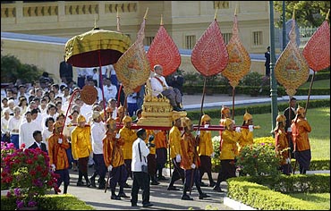 Cambodia Crowns A King