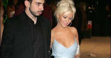 Christina Aguilera A Naked Chef - CBS News