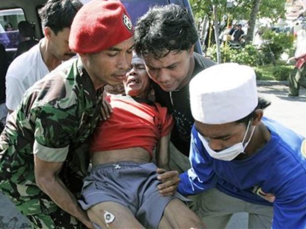 Indonesia earthquake victim 