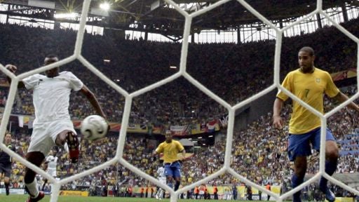 France's Patrick Vieira (4) scores 