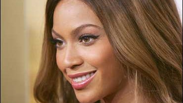 Singer Beyonce Knowles attends the 2006 MTV Video Music Awards at Radio City Music Hall August 31, 2006 in New York City. (Photo by Evan Agostini/Getty Images) 