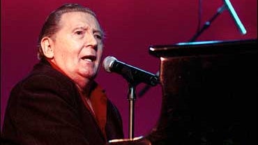 Jerry Lee Lewis performs 