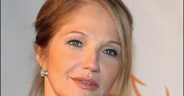 Sold! Ellen Barkin's Jewels Fetch 20M CBS News(01)