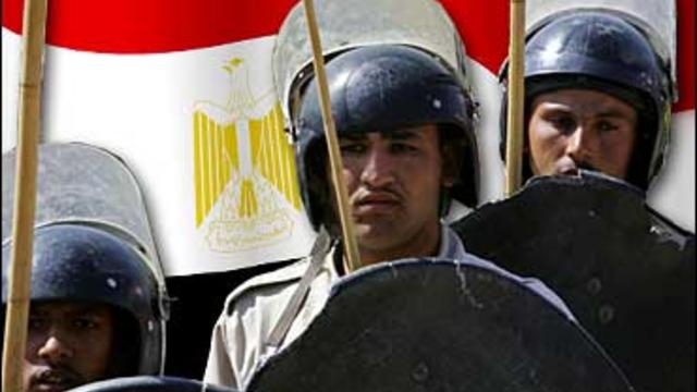 Egyptian soldiers infront of flag generic 