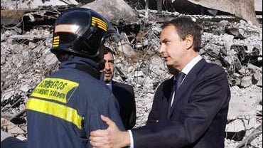 Zapatero at Barajas bomb site 