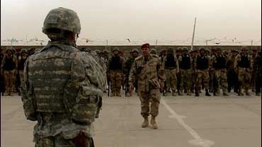 US soldier with Iraqi border guards 