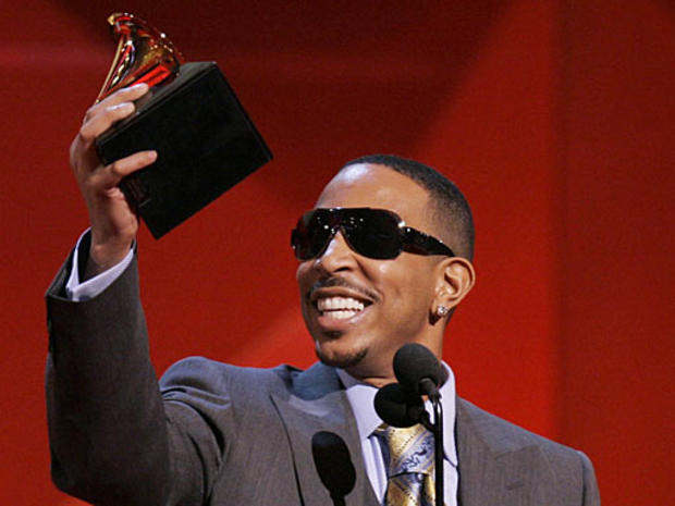 Ludacris accepts the award for best rap album 
