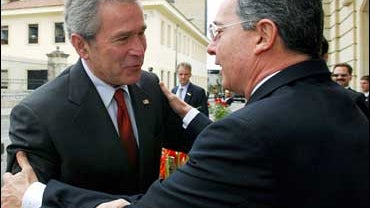 President George W. Bush and Colombia's President Alvaro Uribe 