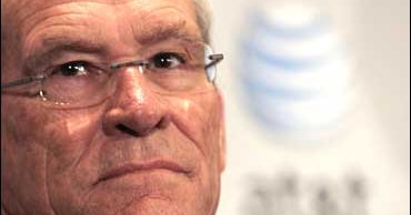 AT&T Chief Announces Retirement - CBS News