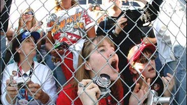 NASCAR fans, Phoenix International Raceway 