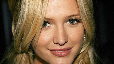 Ashlee Simpson attends the Asian Society Southern California Gala Dinner 