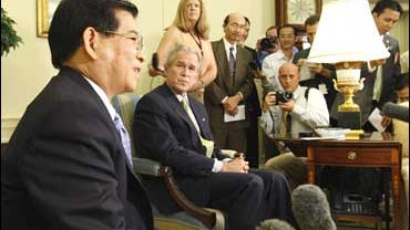President Bush with Vietnamese President Nguyen Minh Triet 