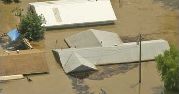 Oil Spill Adds to Kansas Flooding Misery - CBS News