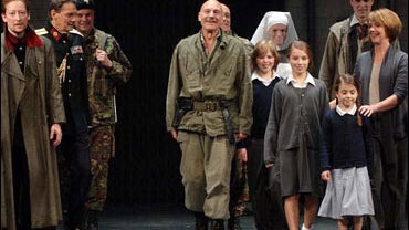 Patrick Stewart (C) performs on stage during the press night of 'Macbeth', at the Gielgud Theatre on September 26, 2007 in London, England. 