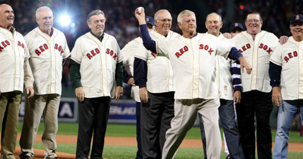 Red Sox honor the 2004 World Series team