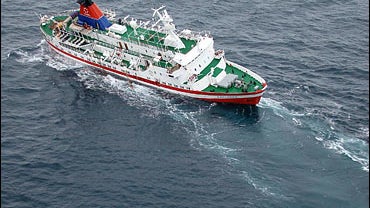 Explorer cruise ship is seen sinking 