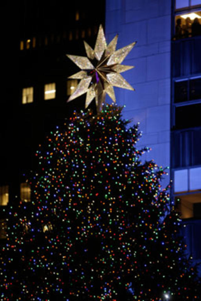 89TH ANNUAL ROCKEFELLER CHRISTMAS TREE LIGHTING, NYC — Average Socialite