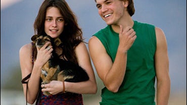 Kristen Stewart and Emile Hirsch in Paramount Vantage's Into the Wild 