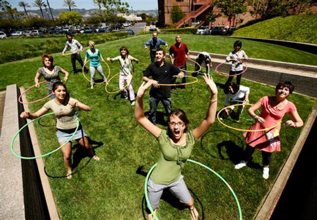 Hula hoopla: UA alumna offering hula hoop fitness class