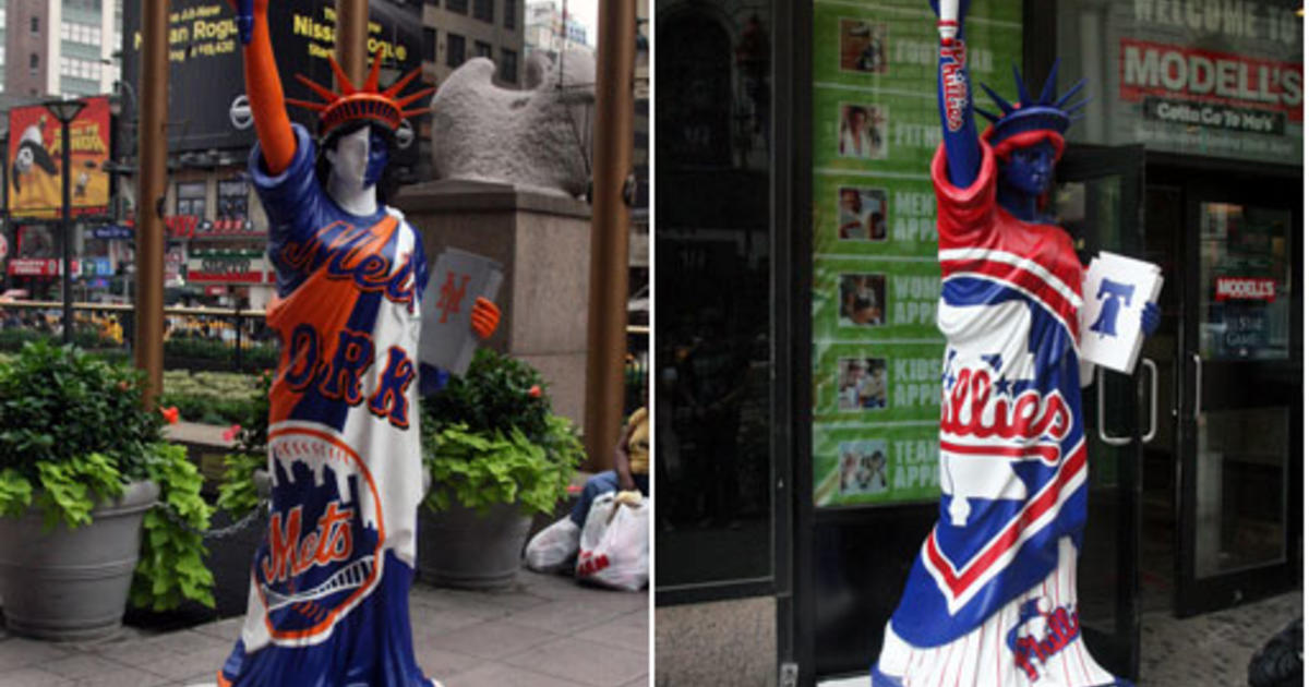 Modell's Store @ 34th Street Celebrating a NY Rangers Win! 