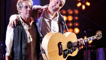 Roger Daltrey, left, and Pete Townsend, of "The Who, are seen at the end of there performance at the VH1 Rock Honors "The Who" on Saturday July 12, 2008 in Los Angeles. (AP Photo/Matt Sayles) 