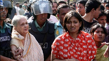Family released after Bangladesh mutiny 