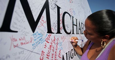 Fans Clamor for Jackson Memorial Tickets - CBS News